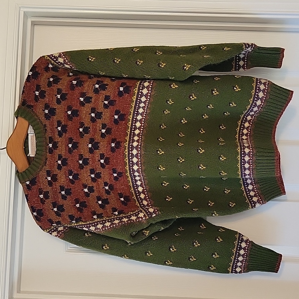 Cottage core woodsy sweater